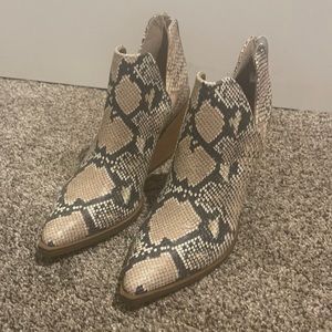 Brand New Steve Madden Camryn Booties